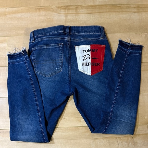 Tommy Hilfiger Blue Skinny Jeans with Red and White Patch - Picture 7 of 9